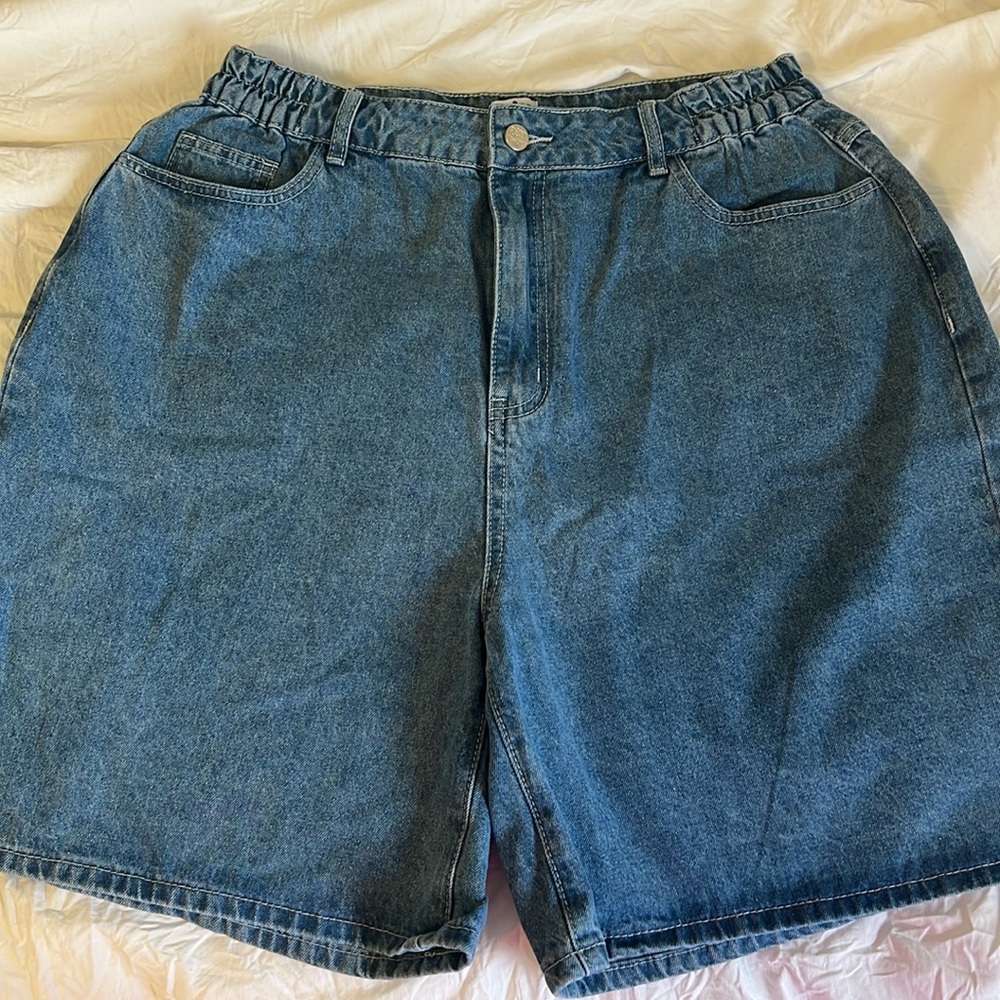Light Wash Denim Shorts NWOT
